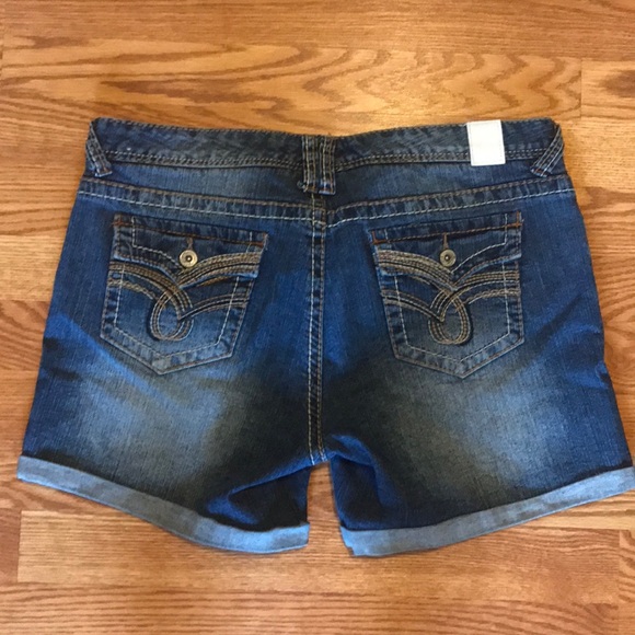MAURICES ORIGINAL DENIM SHORTS, SIZE 11/12. - Picture 4 of 6